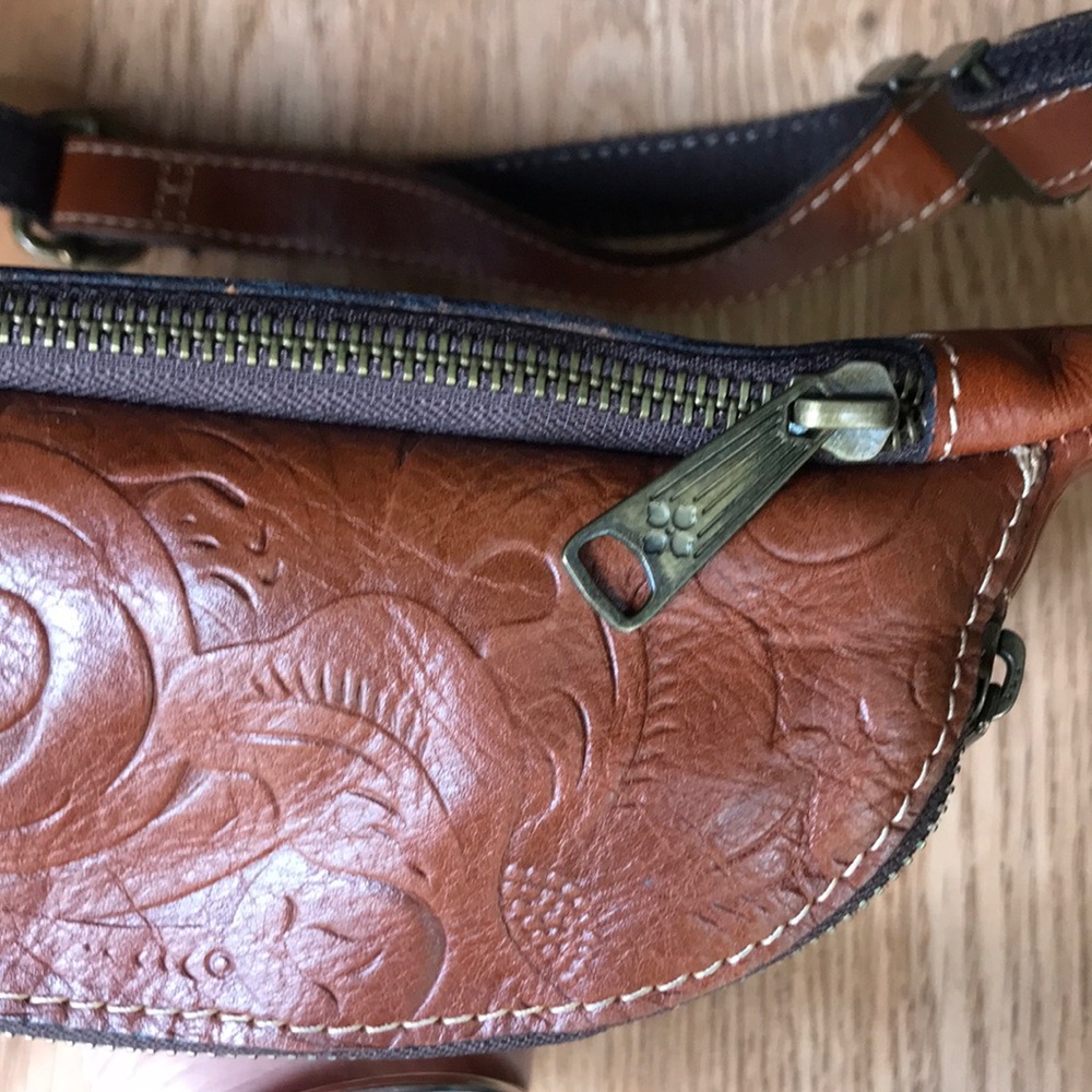 Patricia Nash floral tooled leather casual western fanny pack - Picture 2 of 10